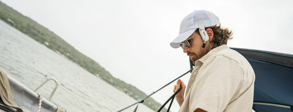 Mężczyzna na&nbsp;łódce